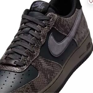 Nike Air Force 1 Snakeskin Edition
Men’s 10